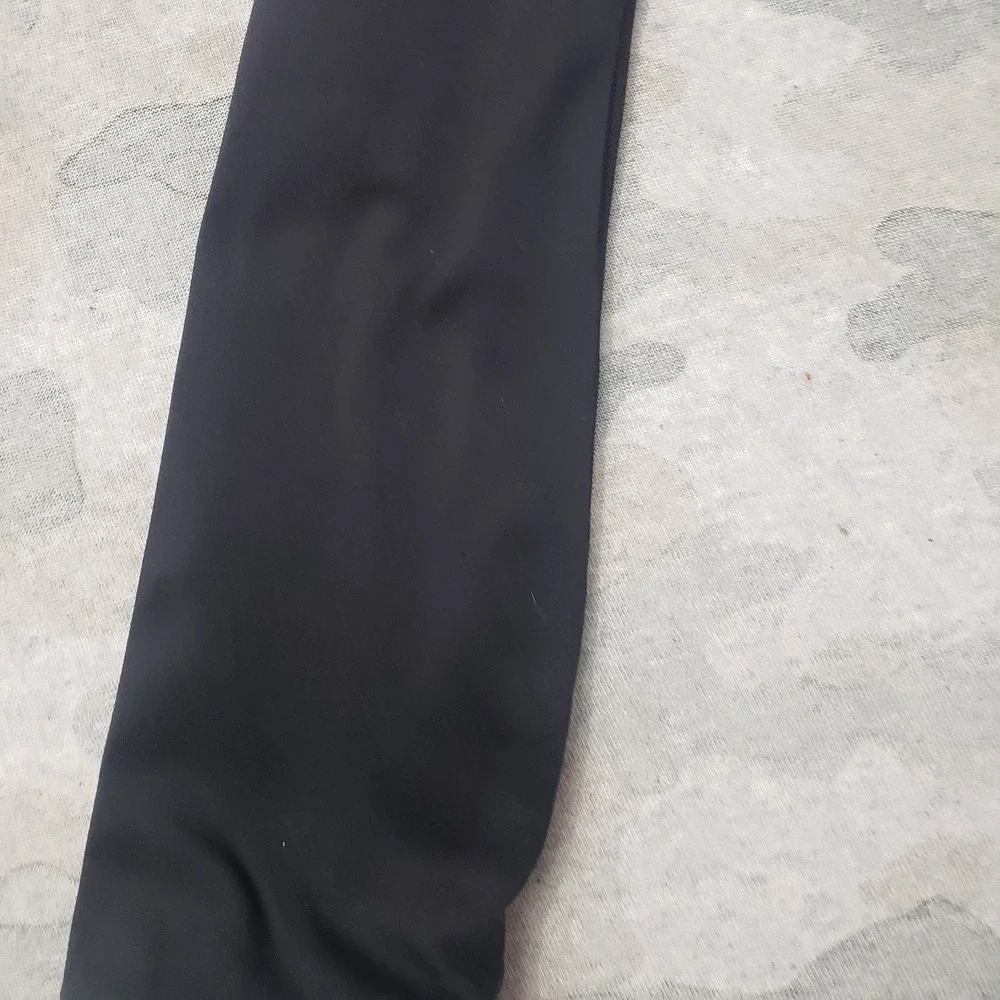 Lululemon Crop Top Womens 10 Black Pullover V-Neck Long Sleeve